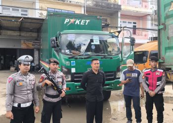Polres Sambas Perketat Pengawalan Logistik Pilkada dari Pontianak Ke Kabupaten Sambas.