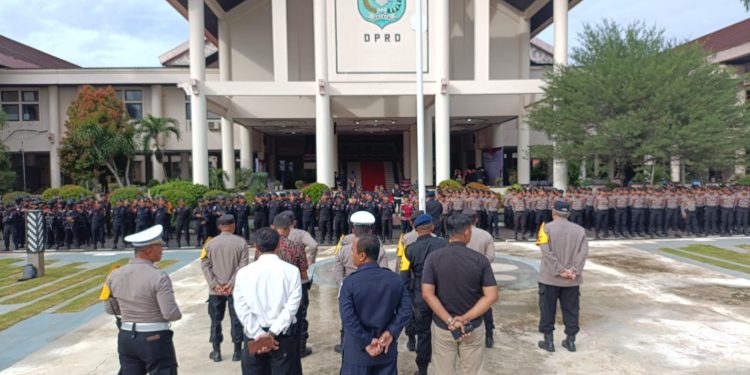 Kiprah Satgas OMP Kapuas dalam Mengamankan Momen Penting: Pelantikan Anggota DPRD Provinsi Kalbar!