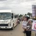 Handbanner Berisi Pesan Pilkada Damai, Polres Sekadau Edukasi Pengguna Jalan Raya