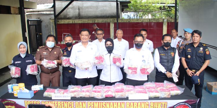 Pemberantasan Narkoba Terus Berlanjut: Polda Kalbar Sukses Musnahkan 34,9 Kg Sabu dari Kapuas Hulu