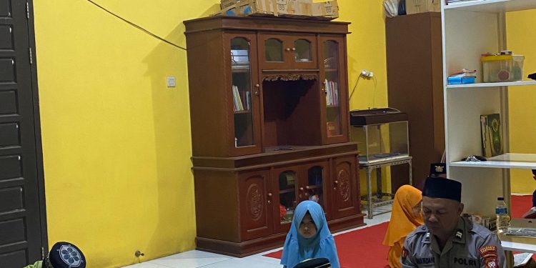 Aiptu M Khamdani, Anggota Polresta Pontianak yang Inspiratif: Mengajar Ngaji Anak-Anak di Lingkungan Tempat Tinggal