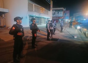 Satgas Operasi Mantap Praja Kapuas Polda Kalbar Laksanakan Patroli Malam Skala Besar Demi Terciptanya Situasi Kondusif Pasca Pleno KPUD