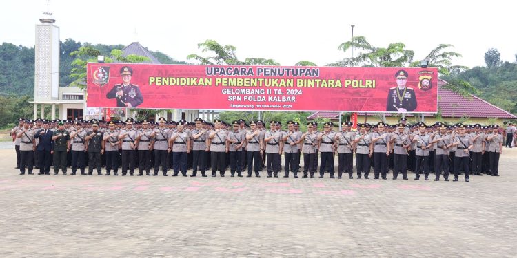 Kapolda Kalbar Pimpin Upacara Penutupan Pendidikan dan Pelantikan Bintara Polri Gelombang II T.A 2024