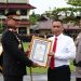 Kapolda Kalbar berikan Piagam Penghargaan kepada enam Personel Polres Kapuas Hulu yang berprestasi