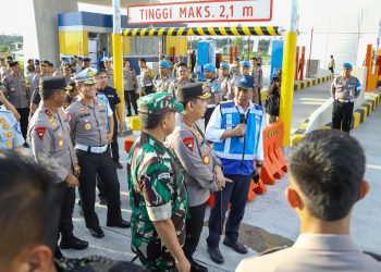Persiapan Pengamanan Natal-Tahun Baru, Kapolri dan Panglima TNI Tinjau Gerbang Tol Prambanan
