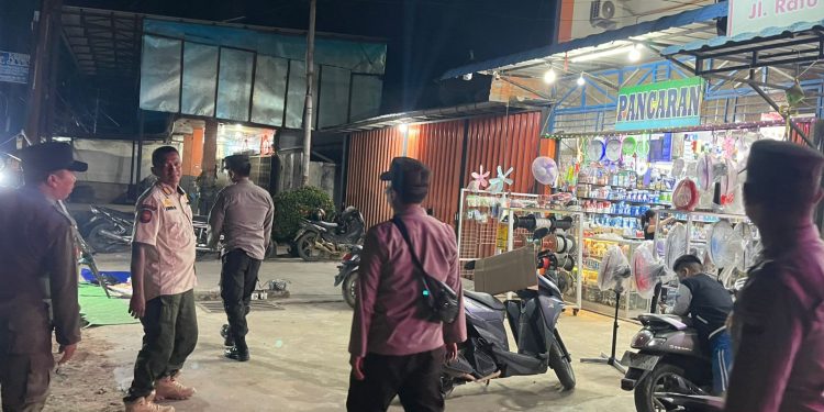Patroli Malam di Simpang Vit, Polri Jaga Keamanan Warga di Tengah Kesibukan Libur Natal dan Tahun Baru