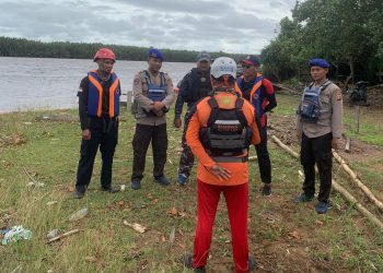 Lakukan Respon Cepat Dan Tepat, Satpolairud Polres Ketapang bersama Tim gabungan berhasil Selamatkan Nelayan Yang Tenggelam Di Perairan Ketapang