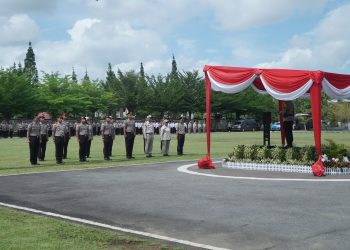 Upacara Kenaikan Pangkat Personel Polri di Lapangan Jananuraga Mapolda Kalbar: Saksi Bisu Pertumbuhan Karier Bhayangkara
