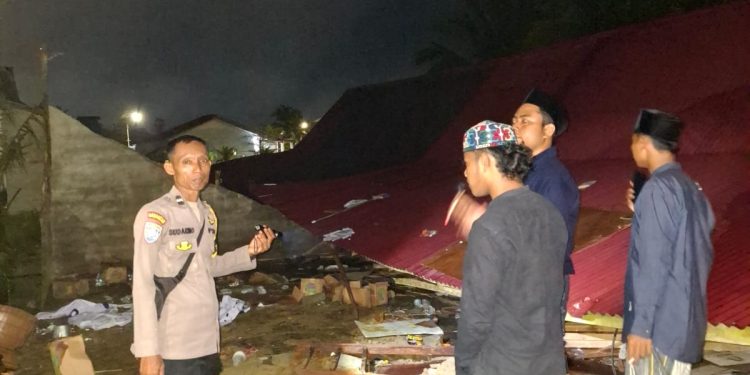 Cuaca Ekstrem Sebabkan Bangunan Ponpes Al-Mansyur Islamic Ambruk