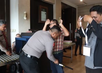 Satgas Operasi Mantap Praja Kapuas 2024 Polda Kalbar Laksanakan Pengamanan Rapat Pleno Terbuka Penetapan Paslon Gubernur dan Wakil Gubernur Terpilih Provinsi Kalbar