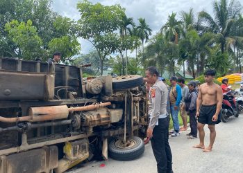 Truk Rem Blong Tabrak Tiga Sepeda Motor di Kubu Raya, Dua Korban Luka Serius