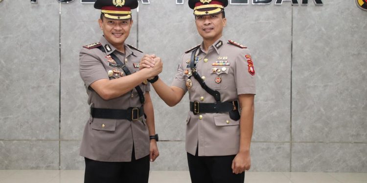 Upacara Serah Terima yang Penuh Makna: Kabid Humas Polda Kalbar Resmi Berganti di Balai Kemitraan Polda Kalbar