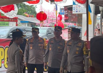 Pastikan Situasi Aman, Kapolda Kalbar Pantau Langsung Pos Pengamanan Imlek di Singkawang.