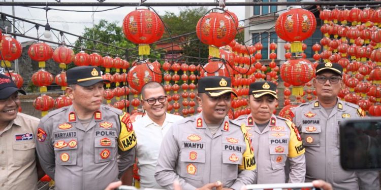 Polres Kubu Raya Kerahkan Ratusan Personel dan Gelar Patroli Skala Besar Amankan Perayaan Imlek