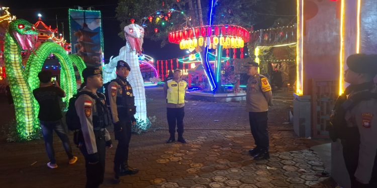 Kasatgas Humas Ops Liong Kapuas 2025 Polres Sambas Pimpin Patroli dan Pengamanan Perayaan Imlek 2576 M