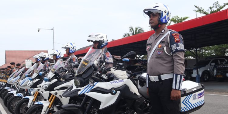 Operasi  keselamatan Resmi Dimulai, Polda Kalbar Gelar Apel Pasukan.