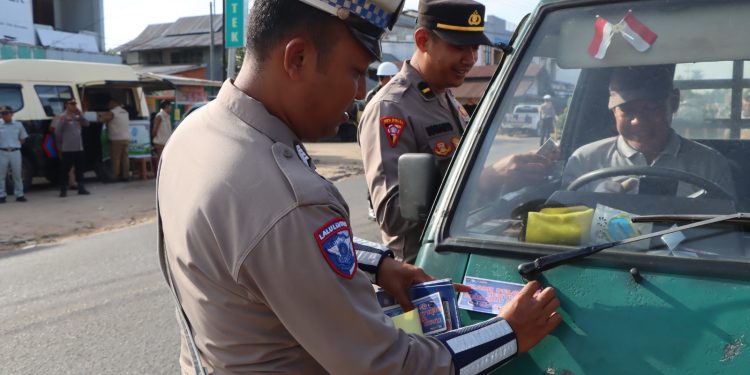 Hari Kedua Pelaksanaan Operasi Keselamatan Kapuas 2025, Polres Ketapang Ajak Warga Terapkan Ketertiban Dan Kepatuhan Di Jalan Raya