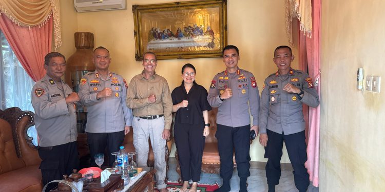 Ketua KUD Bale Yotro Sambut Hangat Kabid Humas Polda Kalbar di Desa Beloyang