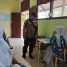 BHABINKAMTIBMAS KECAMATAN SINGKAWANG UTARA MONITOR GIAT PROGRAM PEMBERIAN MAKAN BERGIZI GRATIS KEPADA PENERIMA MAMFAAT
