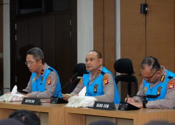 Kapolda Kalbar Pimpin Penandatanganan Pakta Integritas Penerimaan Taruna/i Akpol, Bintara, dan Tamtama Polri Tahun 2025.