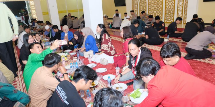 Polda Kalbar Gelar Buka Puasa Bersama, Perkuat Kebersamaan dan Kepedulian Sosial