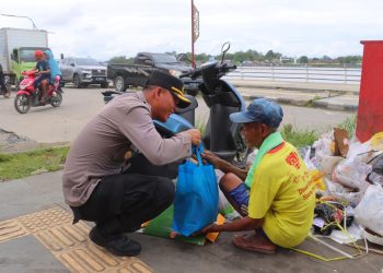 Jumat Berkah, Polres Sintang Wujudkan Kepedulian Berbagi Kepada Yang Membutuhkan