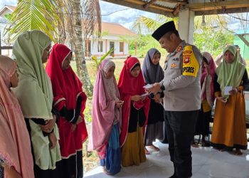 Kapolres Kubu Raya Safari Ramadhan ke Pondok Pesantren: Momen Berbagi Bersama Santri dengan Bansos Sembako
