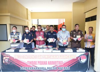 Musnahkan 19.953,60 Gram Sabu, Ditresnarkoba Polda Kalbar Amankan 4 Tersangka