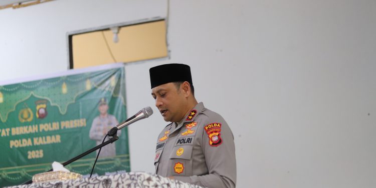 Polda Kalbar Laksanakan Jumat Berkah Polri Presisi Di Pondok Pesantren Mu’thasim Billah Al-Islami
