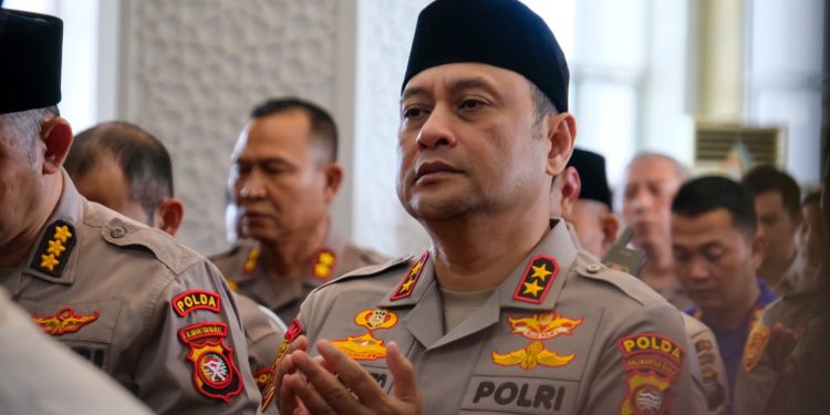 Polda Kalimantan Barat Gelar Sholat Ghaib untuk 3 Personel Polres Way Kanan yang Gugur dalam Tugas