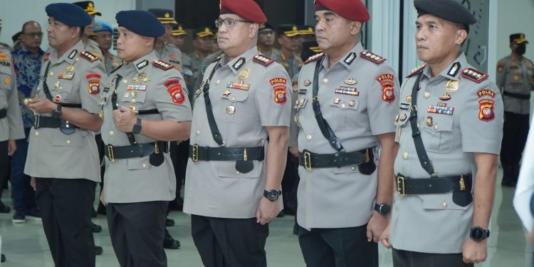 Kapolda Kalbar Pimpin Sertijab Pejabat Utama, Tingkatkan Sinergi demi Kamtibmas yang Kondusif