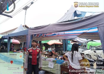 Polsek Jongkong Lakukan Pengamanan Pasar Juadah di Dermaga Desa Jongkong Pasar