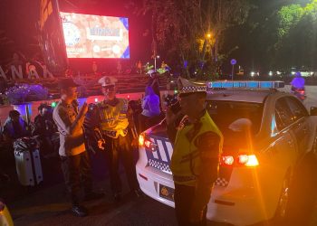 Operasi Ketupat Kapuas 2025 Polresta Pontianak Berikan Pengawalan Kepada Bus Yang membawa Kendaraan Pemudik