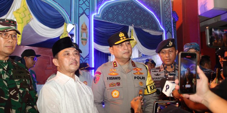 Wujudkan Situasi Yang Kondusif Pada Perayaan Idul Fitri 1446 H, Kapolda Kalbar Bersama TNI Dan Stakeholder Terkait Cek Pos OPS Ketupat Kapuas 2025
