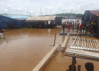 Pelajar Tenggelam di Sungai Kapuas, Polsek Tayan Hilir Tindak Cepat Lakukan Pencarian dan Evakuasi