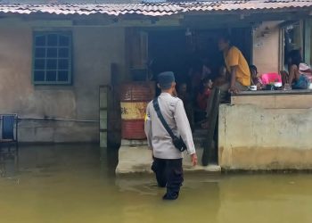 Banjir Rendam Puluhan Rumah di Kecamatan Beduai, Kapolsek Imbau Warga Waspada dan Siaga Evakuasi