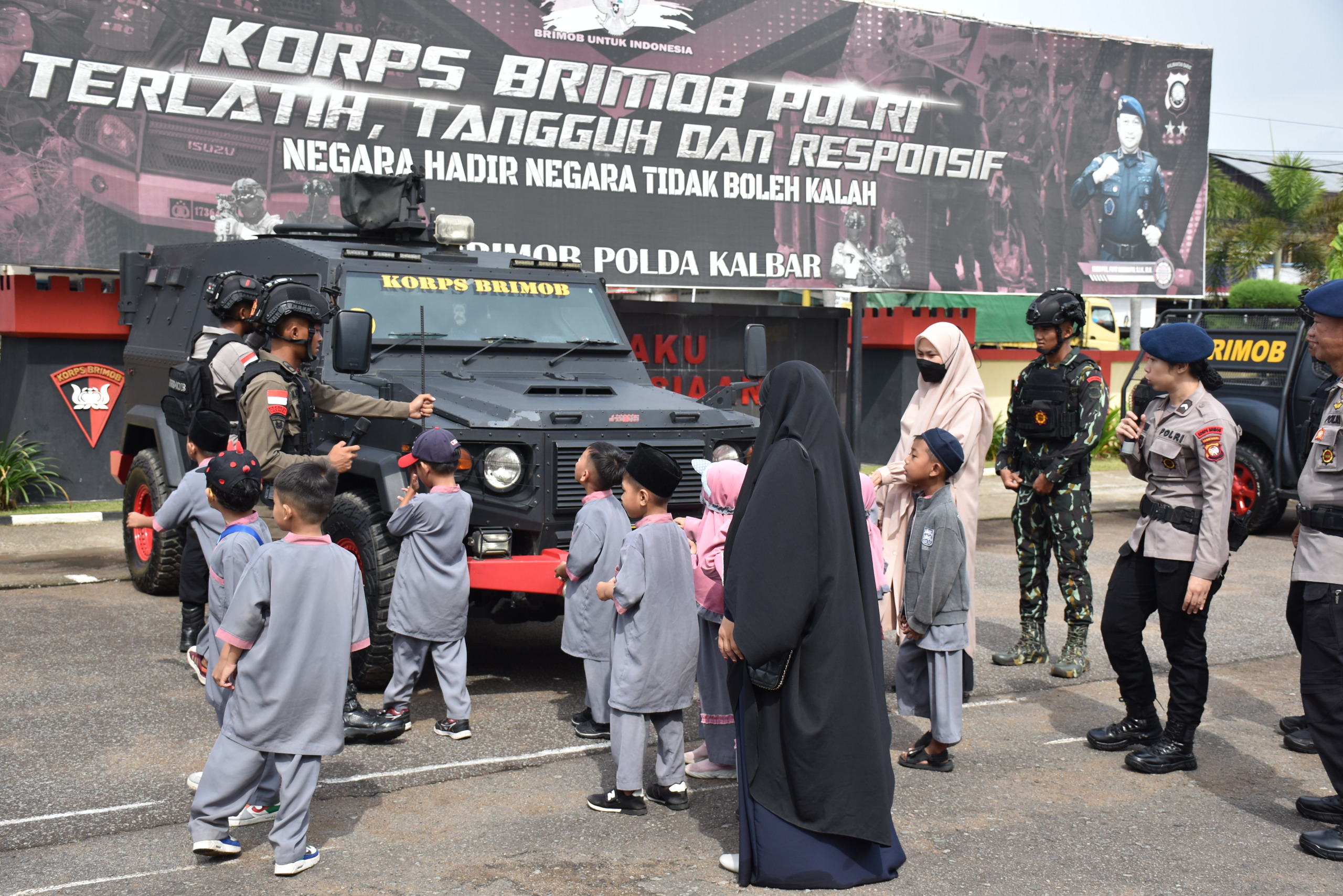 Satbrimob Polda Kalbar kembali menerima outing class dari murid-murid salah satu Paud yang ada di Provinsi Kalbar