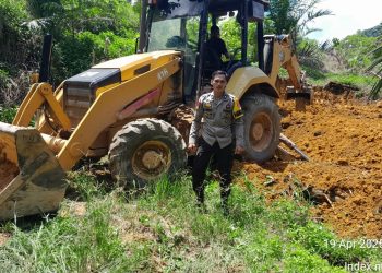 Pengolahan Lahan Jagung Percontohan, Wujud Komitmen Polsek Sebangki untuk Masyarakat