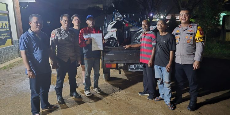 Humanis, Polsek Sengah Temila Serahkan ODGJ dan Kendaraan Secara Aman Kepada Keluarganya