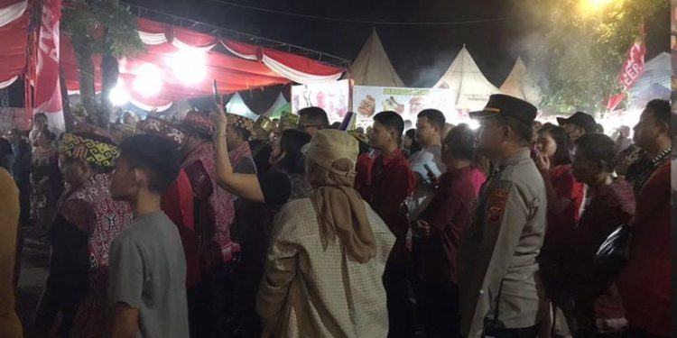 Kapolres Singkawang Hadiri Pembukaan Gawe Dayak Naik Dango XXV Tahun 2025