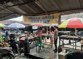 Cegah Kriminalitas Siang Hari, Anggota Polsek Mandor Gencarkan Patroli dan Sapa Warga