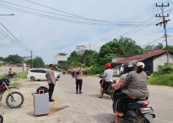 Rutin Namun Prioritas, Polres Sekadau Atur Arus Lalin Saat Ibadah Minggu