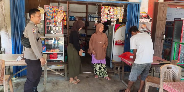 Cegah potensi gangguan , personil Polsek Mempawah Hulu laksanakan patroli dan sampaikan himbauan kamtibma