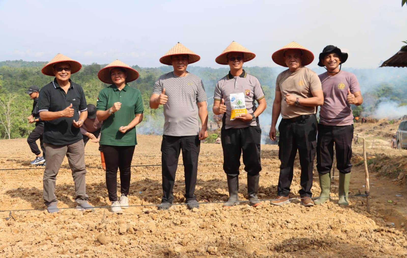 Polres Sanggau Tanam Jagung Hibrida, Wujud Nyata Dukung Ketahanan Pangan Daerah
