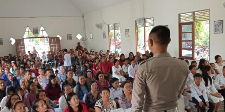 IPDA Aldo Sosialisasikan Operasi Patuh Kapuas 2025 di Gereja Kristus Raja Sekadau
