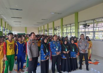 Polsek Pontianak Barat Sosialisasikan Bahaya Bullying, Tawuran, Narkoba dan Judi Online kepada Siswa Baru SMA Negeri 11 Pontianak