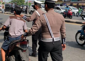 Dekat Rumah Jadi Alasan Tak Pakai Helm? Simpang Legend Jadi Target Ops Patuh Kapuas 2025