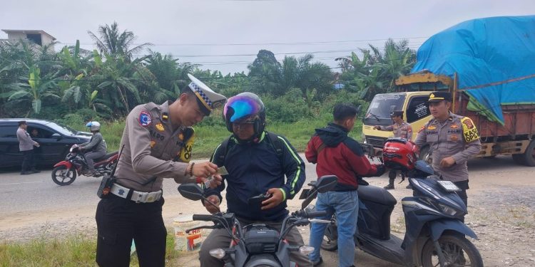 Operasi Patuh Kapuas 2025 di Sekadau, Polisi Tindak Puluhan Pelanggar Lalin