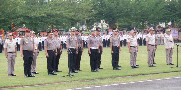923 Personel Polda Kalbar Naik Pangkat, Kapolda: Ini Momentum Kebanggaan Keluarga