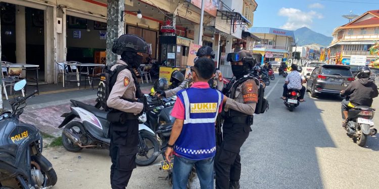 Patroli Perintis Presisi Sat Samapta Polres Singkawang Sasar Titik Rawan Guna Jaga Kondusivitas Kota